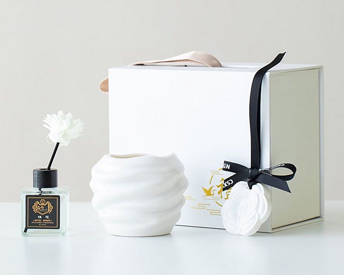 elegant white candle gift box