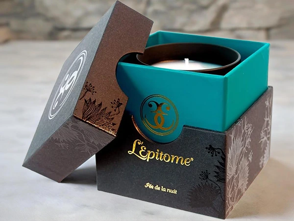 custom luxury candle boxes with premium finishes